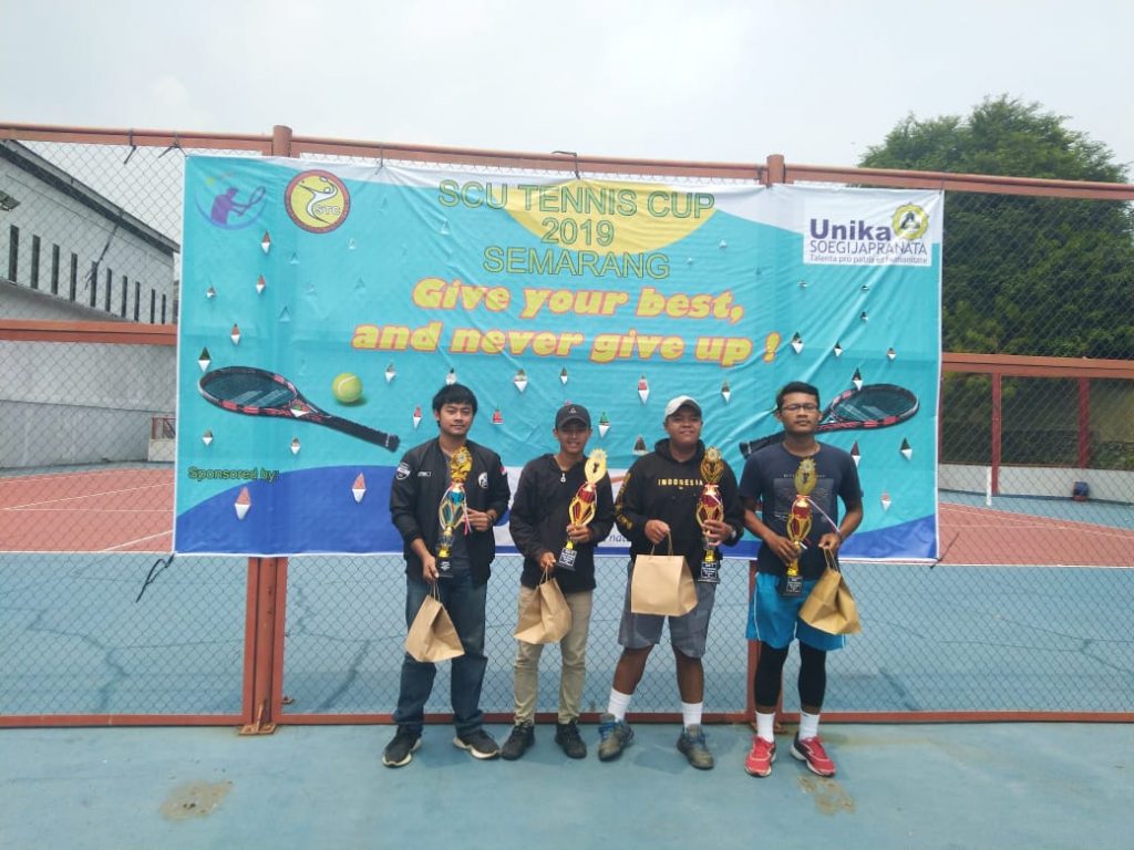 Pata (nomer 2 dari kiri)